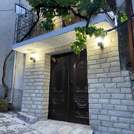 Luigi Guest House Gjirokastër Exteriér fotografie