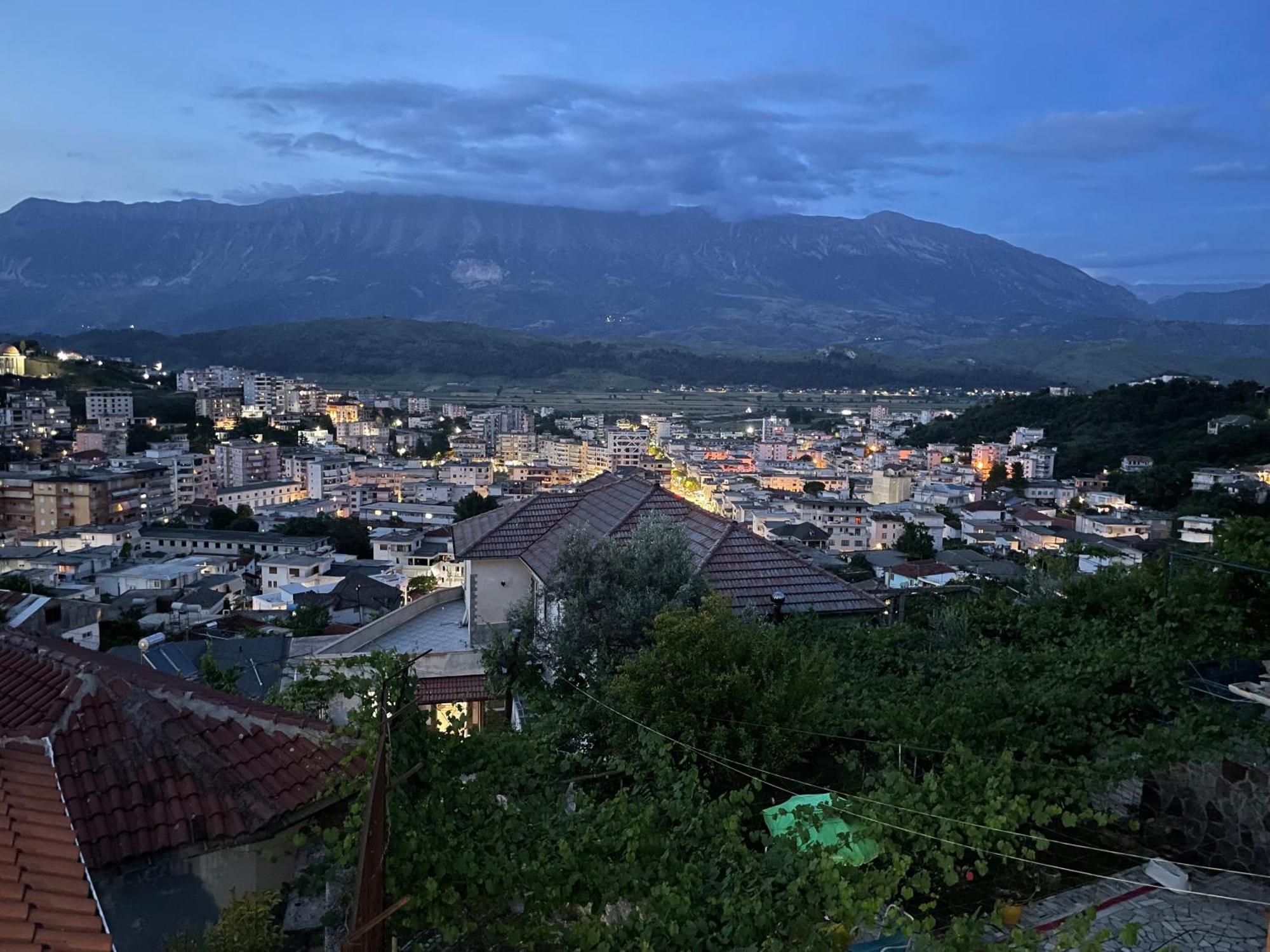 Luigi Guest House Gjirokastër Exteriér fotografie