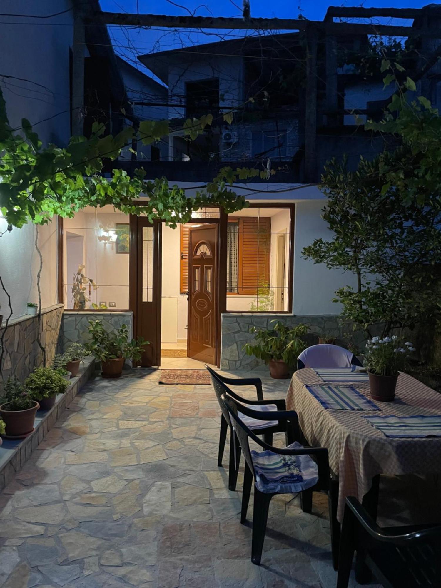 Luigi Guest House Gjirokastër Exteriér fotografie