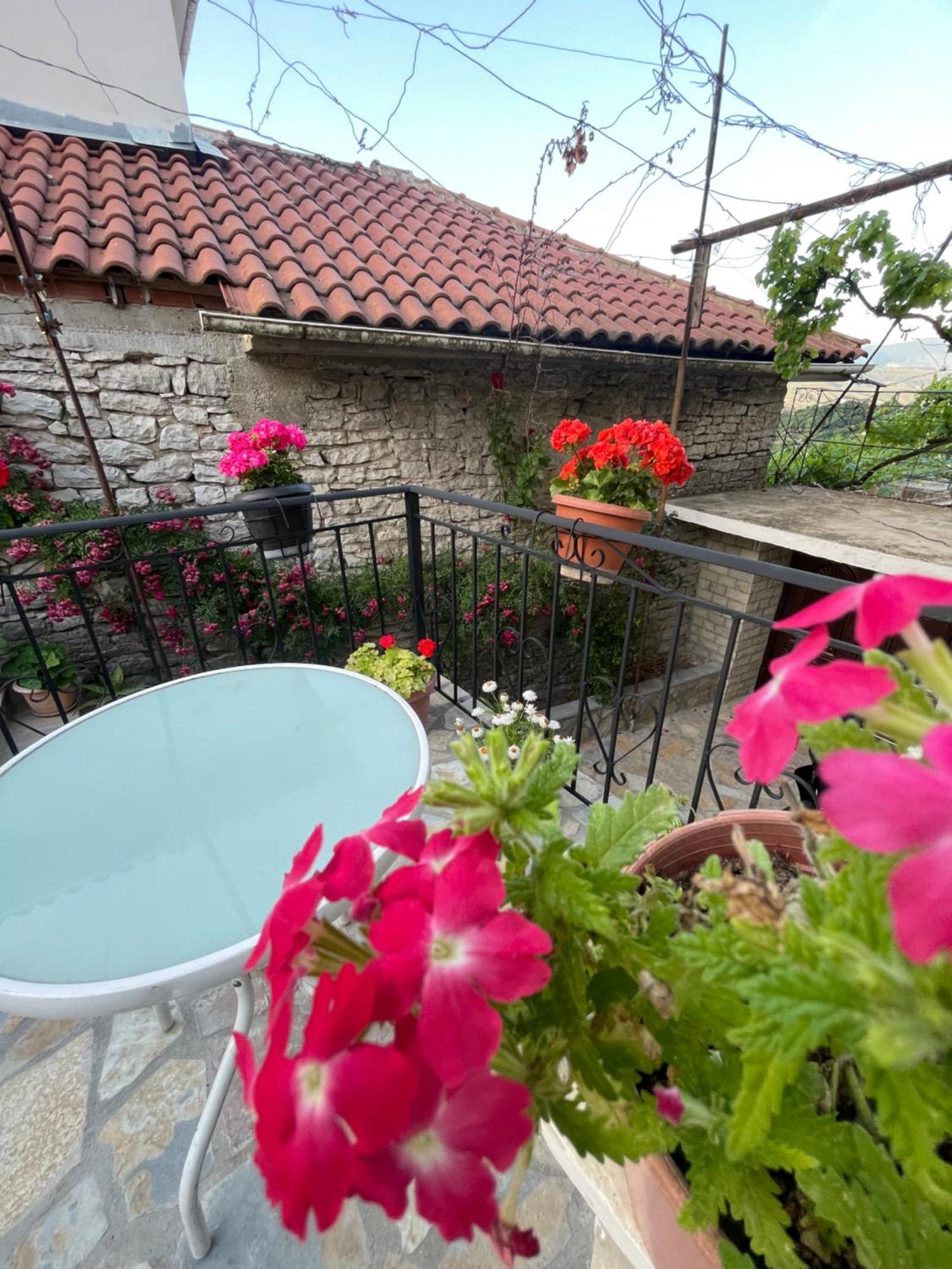 Luigi Guest House Gjirokastër Exteriér fotografie